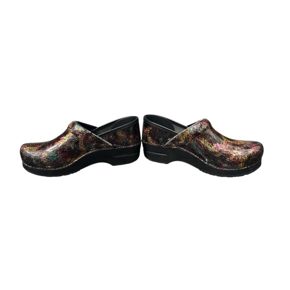 Women’s Dansko Professional Black Multicolor Scribble Patent Leather Clogs: 36 - Picture 3 of 14